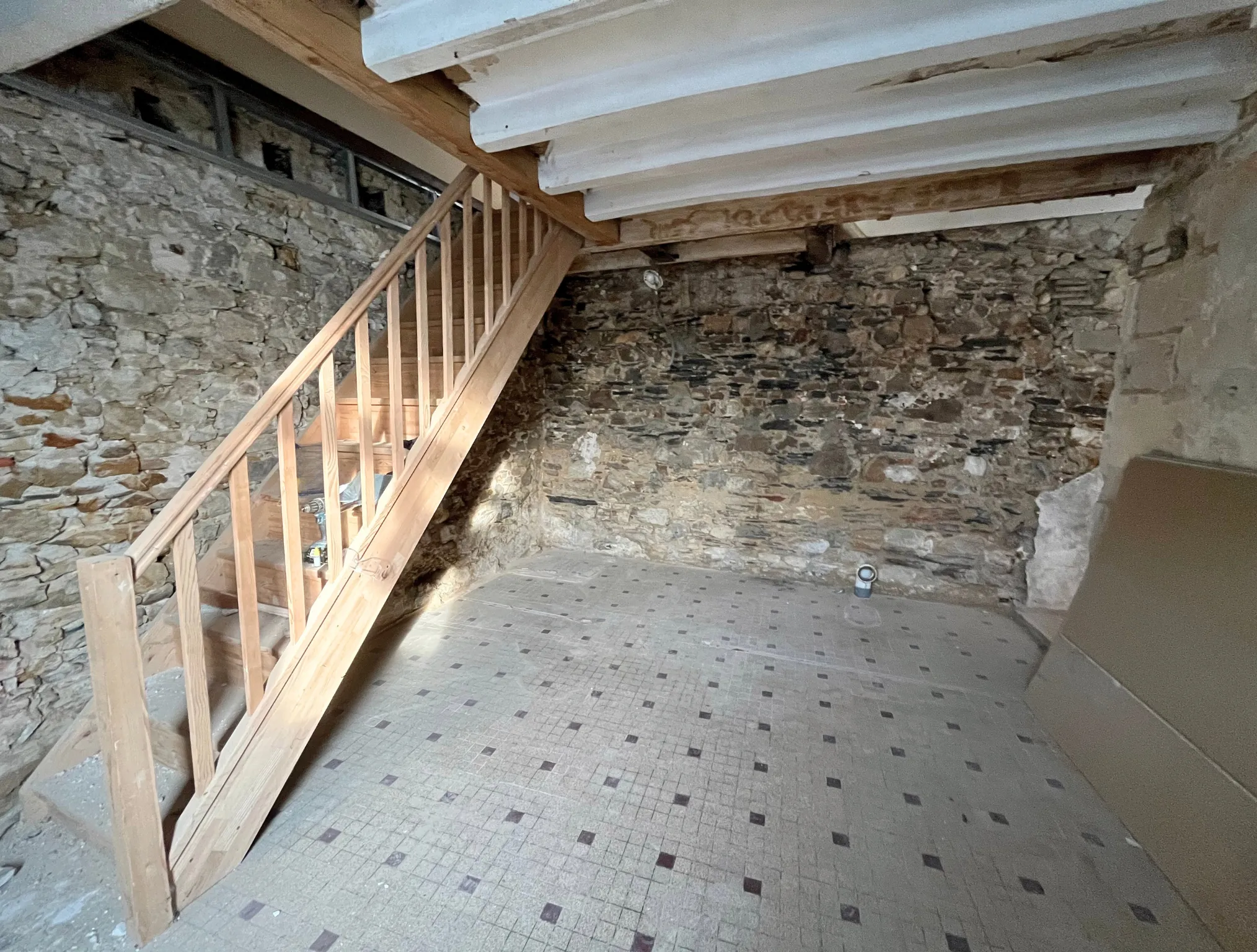 Avant - Salle de bain contemporaine